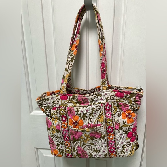 Vera Bradley Handbags - Vera Bradley shoulder bag, ziptop closure. 6 inside slip pockets. Multifloral.